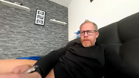 singelday online show from March 30, 1:22 pm