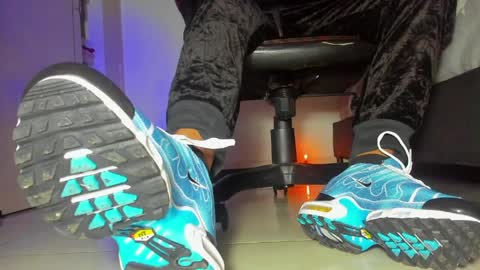 only foot                         worshipers here online show from March 27, 6:52 am