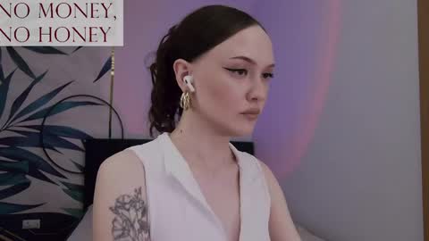 Goddess Sirena online show from June 7, 1:05 pm