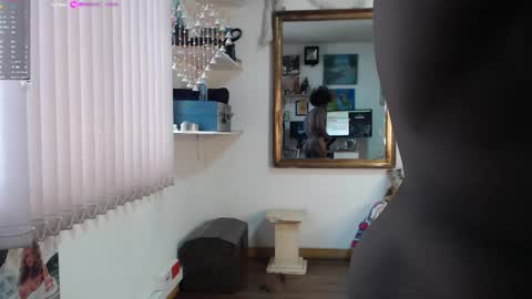 siriss_boyrag online show from November 10, 7:05 pm