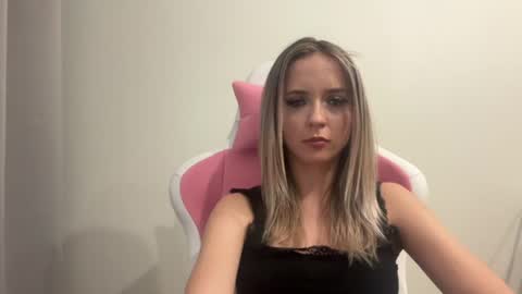 Sisi Bunny online show from June 10, 5:45 pm