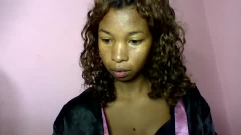 sisybelle online show from August 3, 9:37 am
