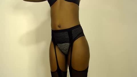 sizzly_ass online show from June 6, 9:09 pm