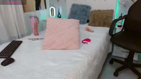 skarlett__35 online show from December 21, 4:02 pm