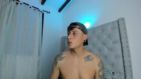 skinnydevil1 online show from February 23, 3:42 am