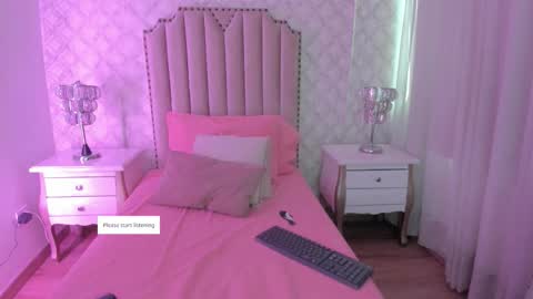 SkinnyGirl online show from February 18, 7:13 pm