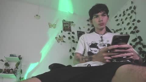 skiny_dann online show from April 3, 4:52 am