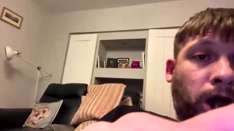 skuzzy25 online show from April 9, 10:26 pm