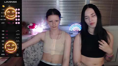 Iska Im genderfluid theyheshenot use ht have reasons and Mia my t-gf sheher online show from October 16, 4:28 pm