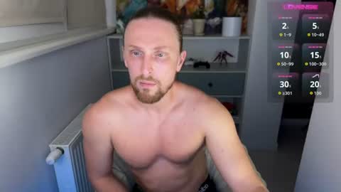 sky_guy25 online show from June 28, 9:11 pm