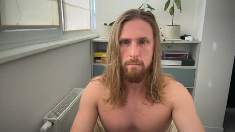 Snapshot of sky_guy25 chatting on September 30, 8:25 am sky_guy25 online show from September 30, 8:25 am