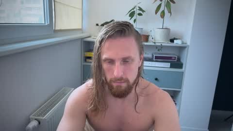 Snapshot of sky_guy25 chatting on October 2, 8:13 am sky_guy25 online show from October 2, 8:13 am