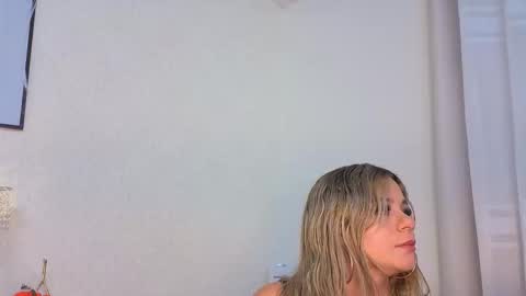 Snapshot of sky_johnson_ chatting on October 18, 10:14 pm sky_johnson_ online show from October 18, 10:14 pm