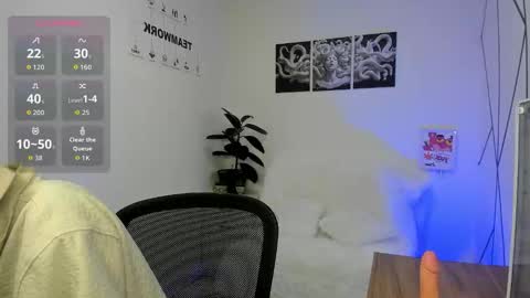 Daniel online show from December 2, 3:38 am