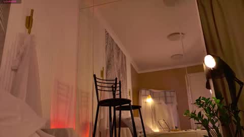 Ann online show from November 16, 6:43 pm