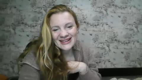 Skyler online show from October 22, 3:57 pm