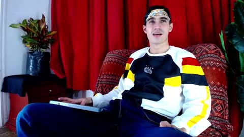 Skyler online show from December 21, 1:12 am