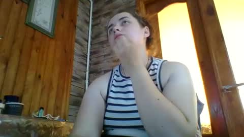 skyressie333 online show from July 28, 3:32 pm