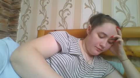 skyressie333 online show from February 14, 12:30 pm