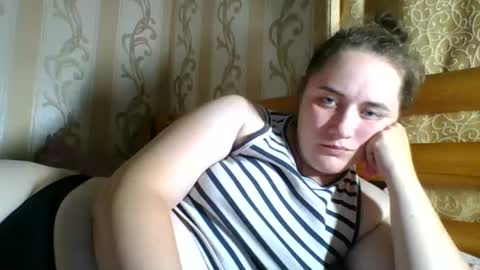 skyressie333 online show from July 28, 6:20 pm