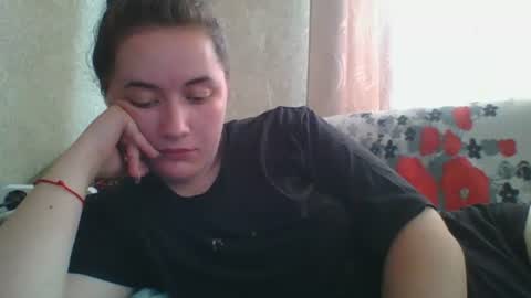 skyressie333 online show from July 3, 7:02 am
