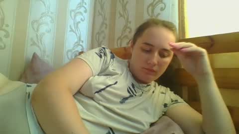 skyressie333 online show from July 16, 11:02 am