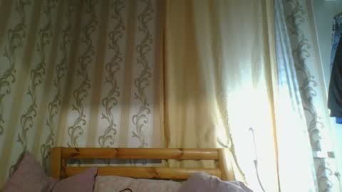 skyressie333 online show from July 6, 6:54 pm