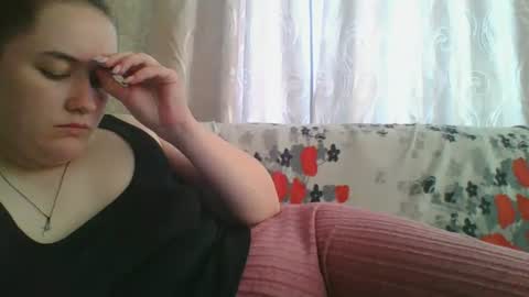 skyressie333 online show from July 9, 3:16 pm
