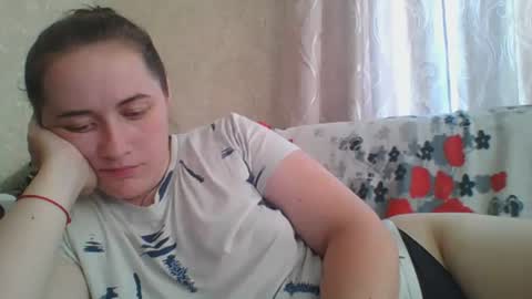 skyressie333 online show from July 17, 1:02 pm