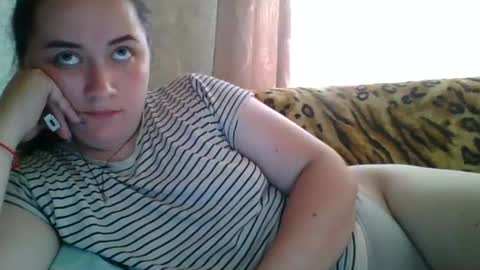 skyressie333 online show from June 23, 9:28 am
