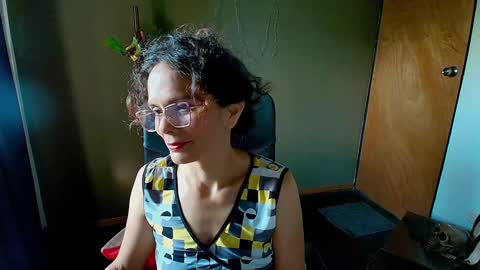 Snapshot of slavefuck chatting on January 16, 9:19 pm SlaveFuck online show from January 16, 9:19 pm