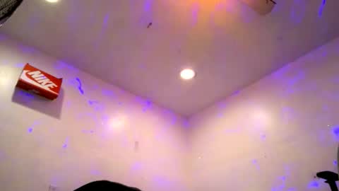 Sleazyycarlitx online show from November 17, 8:17 am