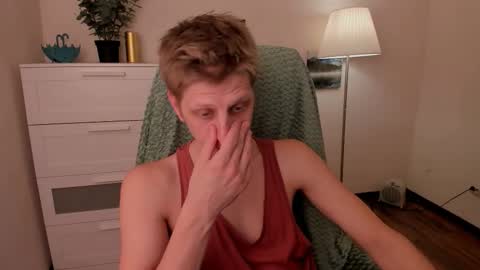 Snapshot of slim_andy chatting on September 27, 10:24 am Andy online show from September 27, 10:24 am