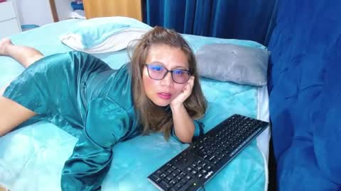 Slutdirtyxxx online show from June 28, 11:56 pm