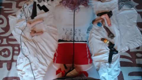 Snapshot of slutgurl_pdx chatting on January 1, 5:55 pm slutgurl_pdx online show from January 1, 5:55 pm