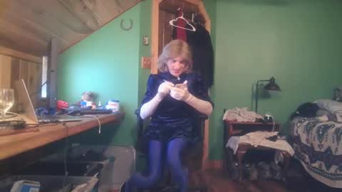 Snapshot of slutjennifertransxx chatting on September 23, 2:05 am slutjennifertransxx online show from September 23, 2:05 am