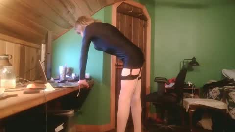 Snapshot of slutjennifertransxx chatting on September 20, 1:52 am slutjennifertransxx online show from September 20, 1:52 am