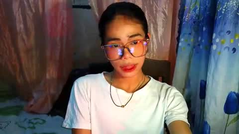 sluttypatotie online show from April 1, 6:05 pm