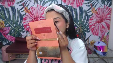 Mariana Torres online show from April 9, 1:06 pm