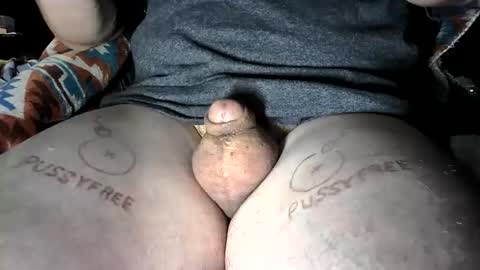 pussyfree4eva online show from May 31, 1:21 pm