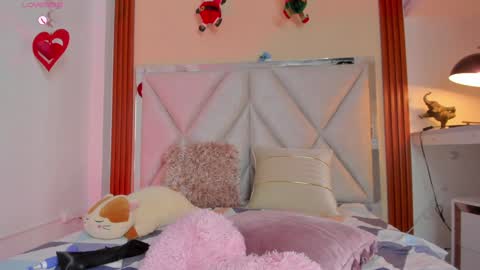 Snapshot of smile__1 chatting on December 30, 10:23 pm smile__1 online show from December 30, 10:23 pm