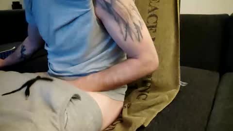 Snapshot of smokeandwatching chatting on January 31, 10:21 pm Smokeandwatching online show from January 31, 10:21 pm