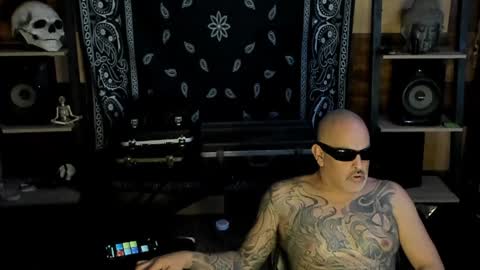 Snapshot of smokey915 chatting on January 14, 2:08 am Smokey915 online show from January 14, 2:08 am