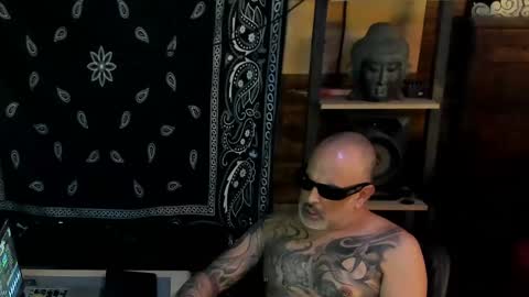 Snapshot of smokey915 chatting on March 5, 12:16 am Smokey915 online show from March 5, 12:16 am