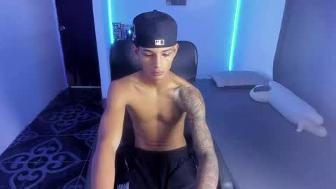 snak_master1 online show from June 5, 7:19 pm