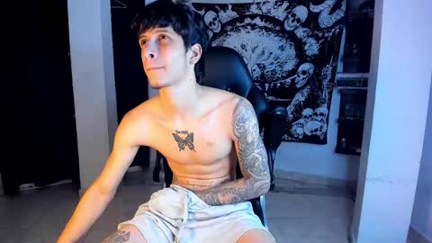 snakebutterfly online show from February 15, 4:59 am