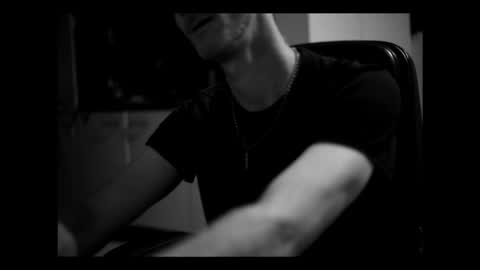 sneaky1985 online show from March 12, 2:48 am