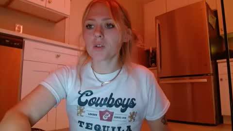 sneakyalicek online show from March 31, 7:58 pm