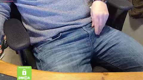 Sneakybill online show from February 26, 7:45 am