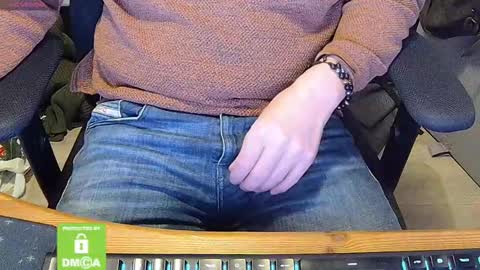 Sneakybill online show from February 21, 10:59 pm